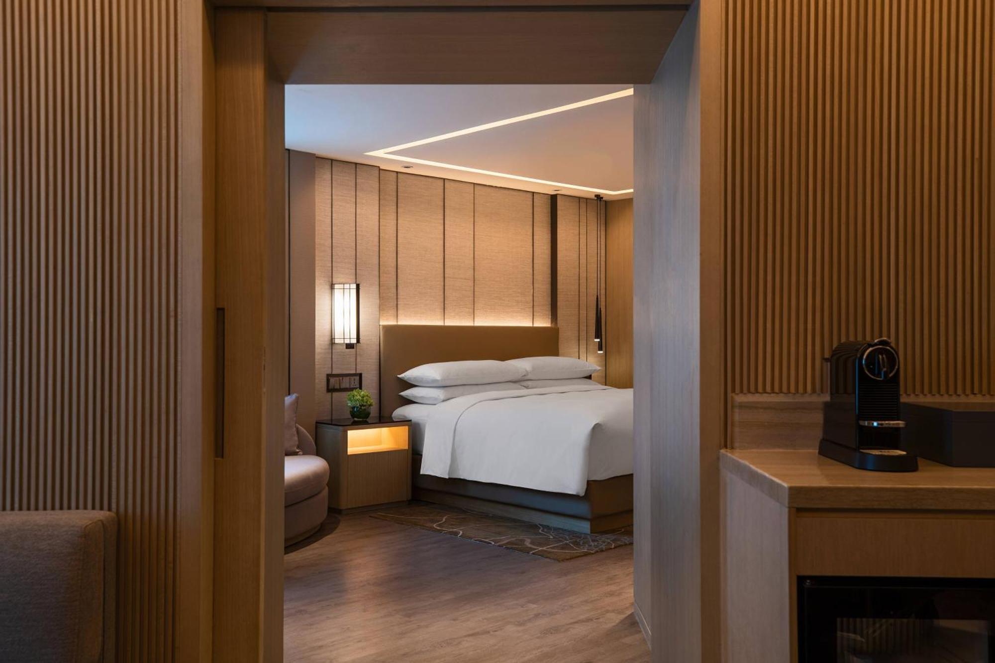 Renaissance Shenzhen Luohu Hotel מראה חיצוני תמונה