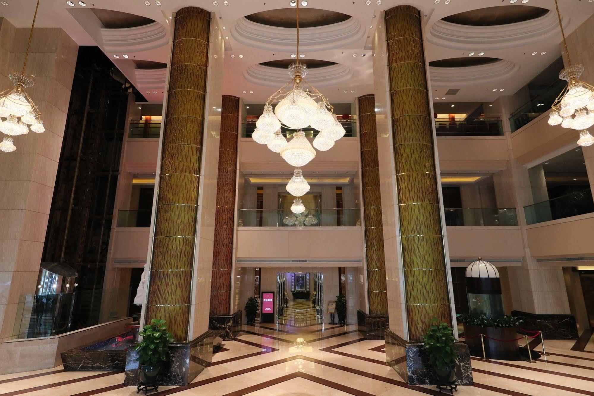 Renaissance Shenzhen Luohu Hotel מראה חיצוני תמונה